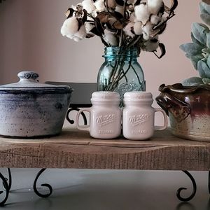 Large cedar farmhouse riser.